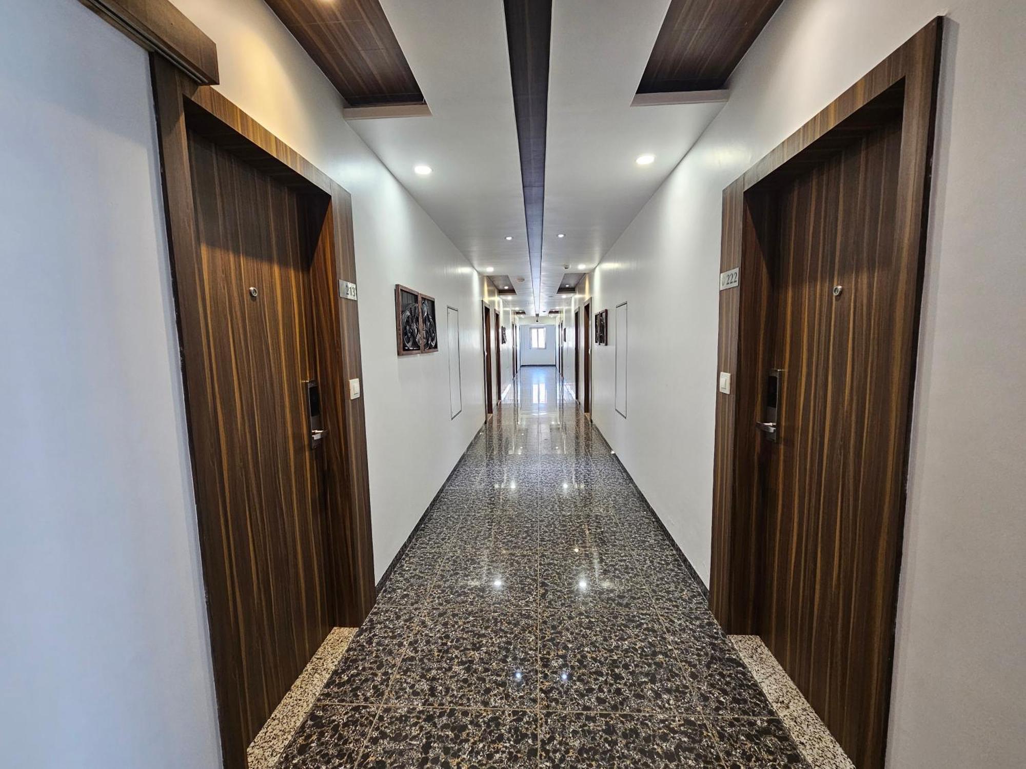 Hotel Grand Darshan Vadodara Exterior photo