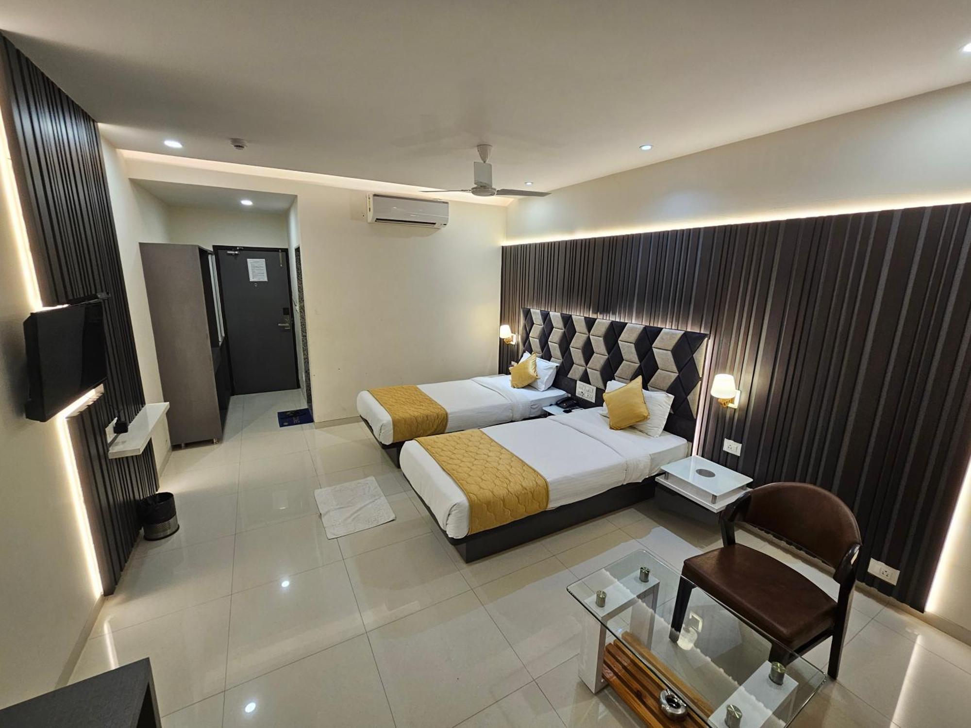 Hotel Grand Darshan Vadodara Exterior photo