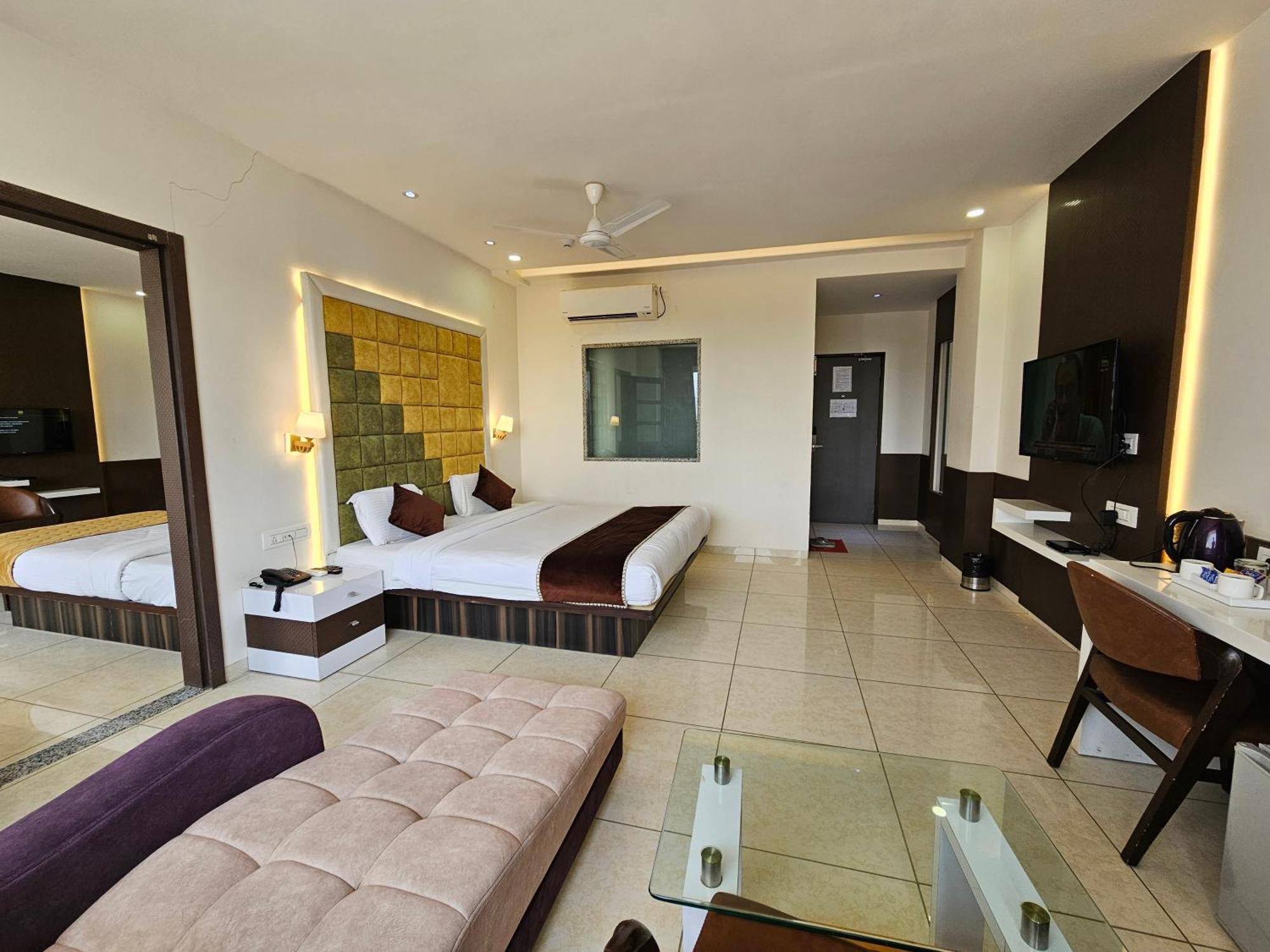 Hotel Grand Darshan Vadodara Exterior photo