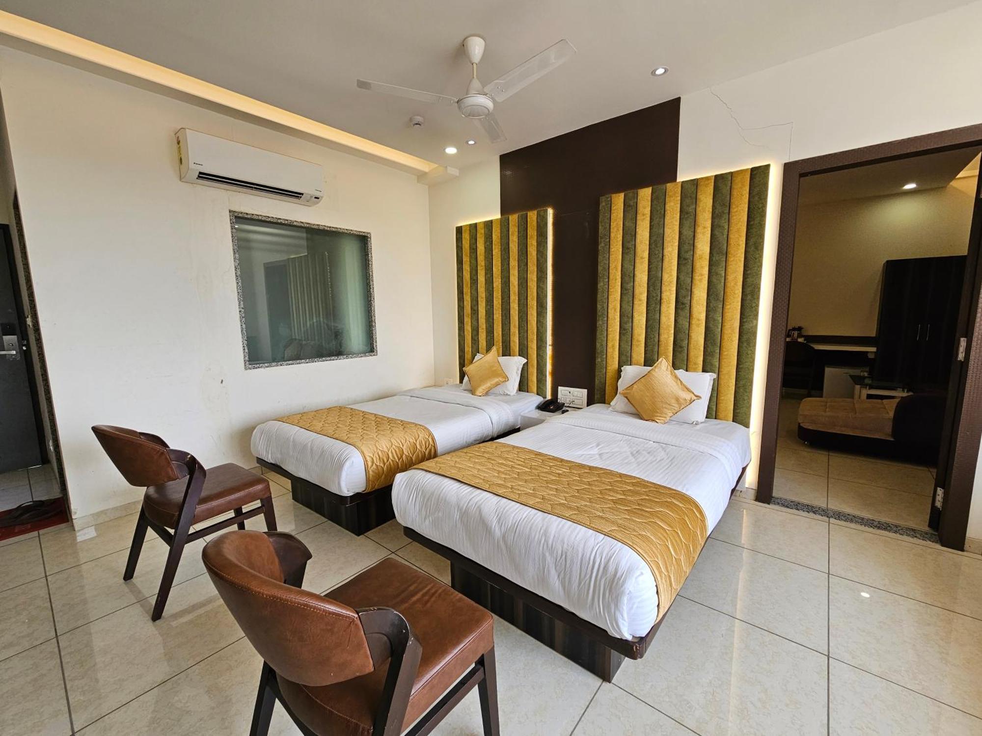 Hotel Grand Darshan Vadodara Exterior photo